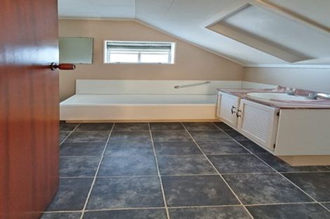 Photo of property in 706 Queen Street East, Parkvale, Hastings, 4122