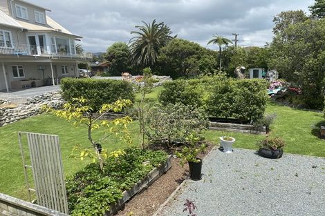Photo of property in 6 Eatwell Avenue, Paraparaumu Beach, Paraparaumu, 5032