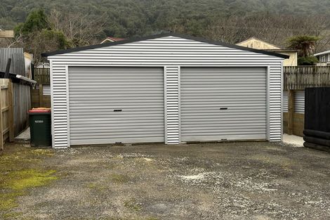 Photo of property in 3 Patterson Grove, Waikanae, 5036