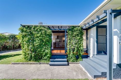 Photo of property in 27 Magdalen Crescent, Pirimai, Napier, 4112