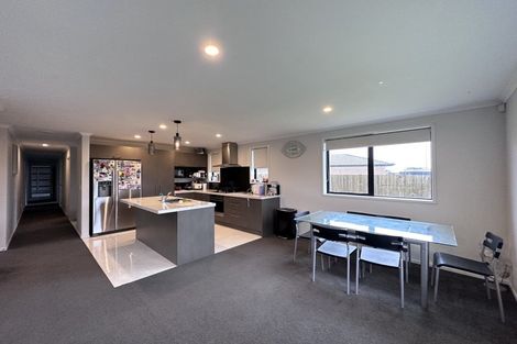 Photo of property in 14 Gibboney Place, Pokeno, 2402