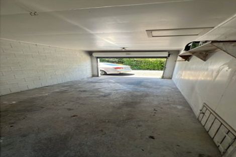 Photo of property in 2/8 Evelyn Place, Hillcrest, Auckland, 0627