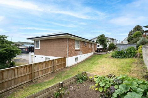 Photo of property in 4 Bankart Street, Raglan, 3225