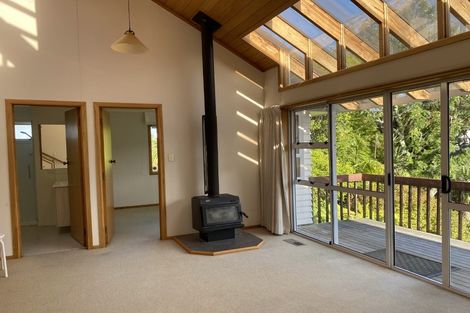 Photo of property in 5 Bevyn Street, Castor Bay, Auckland, 0620