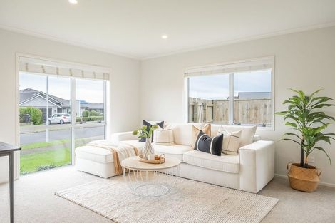 Photo of property in 100 Puhirake Crescent, Pyes Pa, Tauranga, 3112