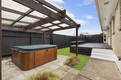 Photo of property in 1 Sunnypark Avenue, Rosehill, Papakura, 2113