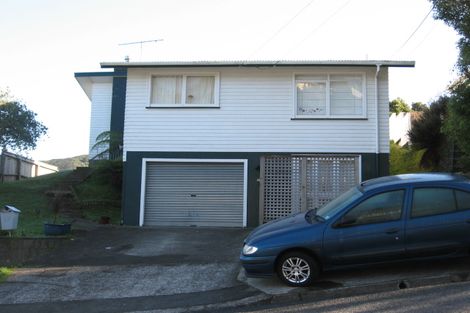 Photo of property in 17 Manor Drive, Stokes Valley, Lower Hutt, 5019