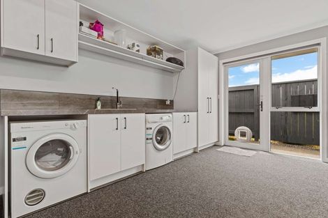 Photo of property in 6 Kuakua Close, Papamoa Beach, Papamoa, 3118