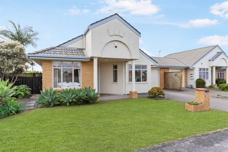 Photo of property in 57 Fernbrook Close, Burswood, Auckland, 2013