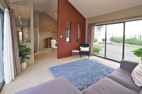 Photo of property in 14 Southworth Place, Grandview Heights, Hamilton, 3200