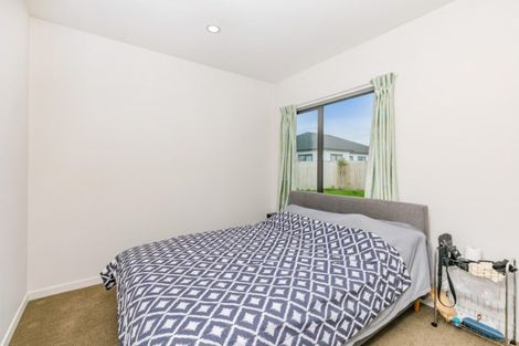 Photo of property in 5 Twin Parks Rise, Papakura, 2110