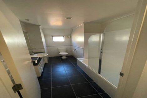 Photo of property in 2/27 Kellaway Drive, East Tamaki, Auckland, 2013