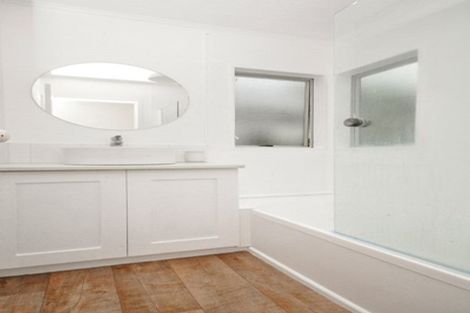 Photo of property in 19 Rehia Road, Massey, Auckland, 0614