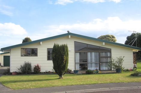 Photo of property in 11 Norfolk Place, Tairua, 3508
