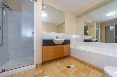 Photo of property in Endeavour Apartments, 8/125 Thorndon Quay, Pipitea, Wellington, 6011