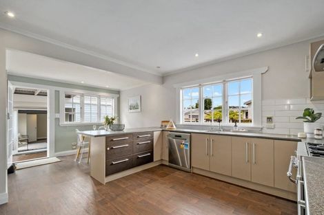 Photo of property in 5 Alice Street, Riverhead, 0820