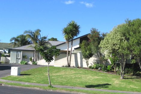 Photo of property in 50 Meadowland Drive, Somerville, Auckland, 2014