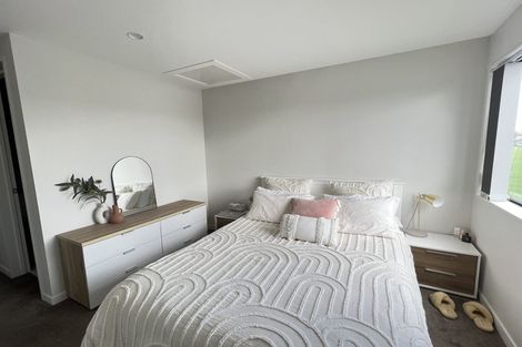 Photo of property in 3/21 Akoranga Drive, Northcote, Auckland, 0627