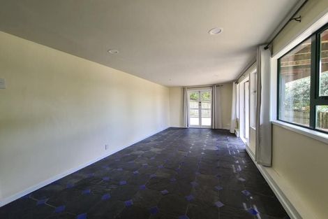 Photo of property in 10 Weatherly Road, Torbay, Auckland, 0630