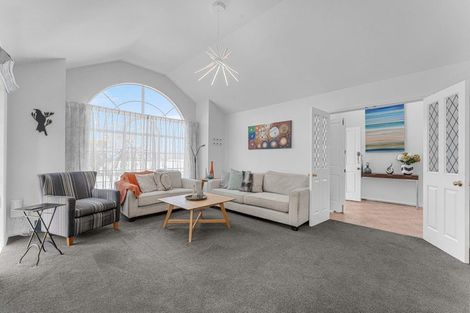 Photo of property in 4 Wentwood Place, Torbay, Auckland, 0630