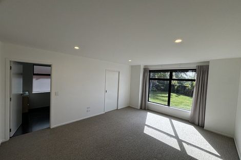 Photo of property in 2 Piper Way, Glen Avon, New Plymouth, 4312