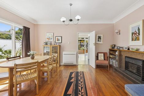 Photo of property in 9 Kellsmere Crescent, Island Bay, Wellington, 6023