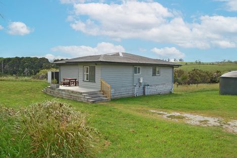 Photo of property in 17 Ranganui Road, Kaiwaka, 0573