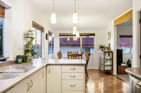 Photo of property in 153 Aviemore Drive, Highland Park, Auckland, 2010