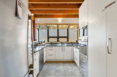 Photo of property in 50 Raymond Terrace, Northcote, Auckland, 0627