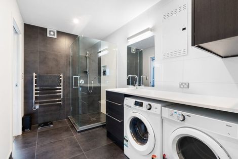 Photo of property in 28 Resolution Drive, Gulf Harbour, Whangaparaoa, 0930