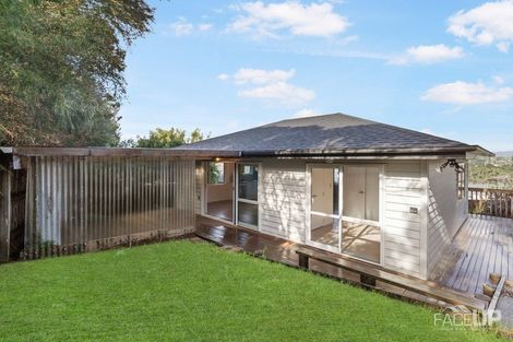 Photo of property in 4 Worthington Place, West Harbour, Auckland, 0618