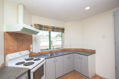 Photo of property in 3 Benton Place, Manurewa, Auckland, 2102