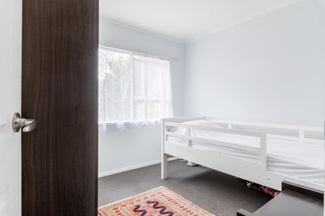 Photo of property in 27 Cedar Heights Avenue, Massey, Auckland, 0614