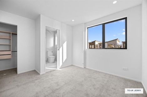 Photo of property in 30 Whare Kauri Road, Papakura, 2110