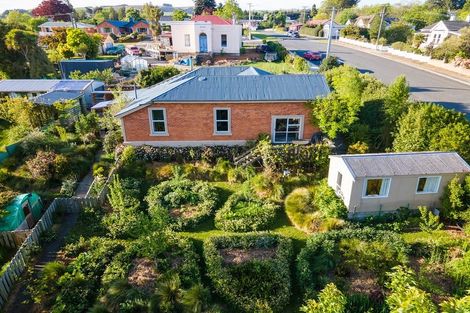 Photo of property in 21 Peel Street, Lawrence, 9532