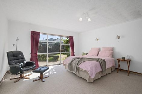 Photo of property in 2 Kirk Lane, Owhata, Rotorua, 3010