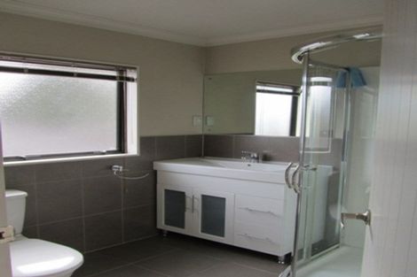 Photo of property in 11 Jomard Terrace, Northcross, Auckland, 0632