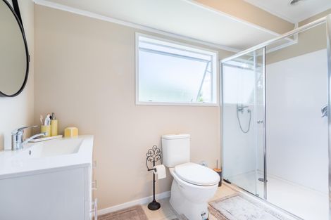 Photo of property in 27 Cedar Heights Avenue, Massey, Auckland, 0614