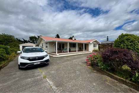 Photo of property in 10 Grey Street, Martinborough, 5711