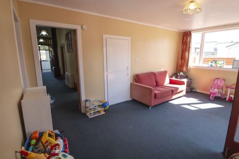 Photo of property in 127 Hargest Crescent, Saint Clair, Dunedin, 9012