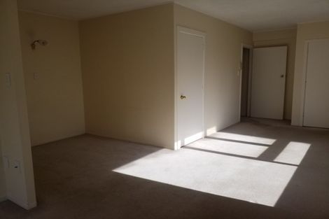 Photo of property in Churchill Flats, 213 The Terrace, Wellington Central, Wellington, 6011