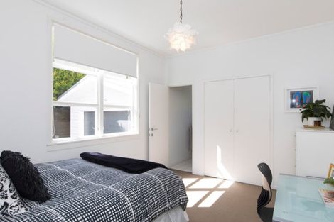 Photo of property in 19 Martin Avenue, Beckenham, Christchurch, 8023