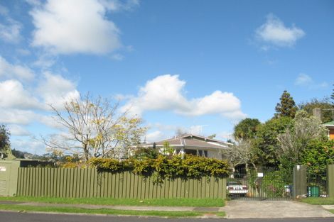 Photo of property in 152 Ennis Avenue, Pakuranga Heights, Auckland, 2010