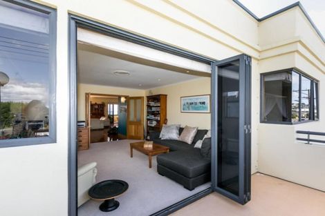 Photo of property in 15 Charles Street, Westshore, Napier, 4110