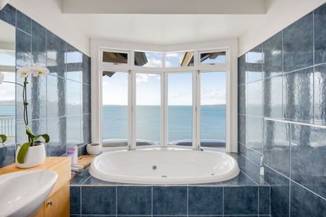 Photo of property in 2/6 Saint Leonards Road, Hauraki, Auckland, 0622