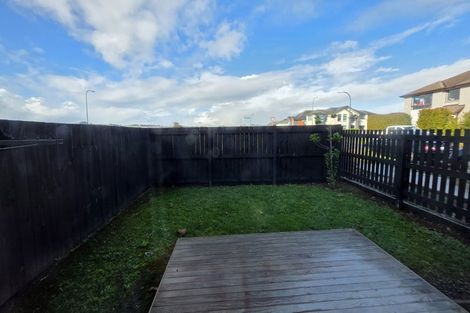 Photo of property in 1 Kaikape Lane, Flat Bush, Auckland, 2019
