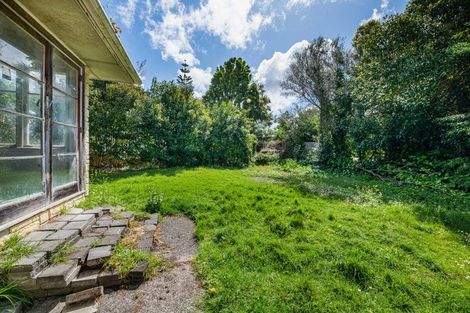 Photo of property in 21 Smythe Road, Henderson, Auckland, 0612