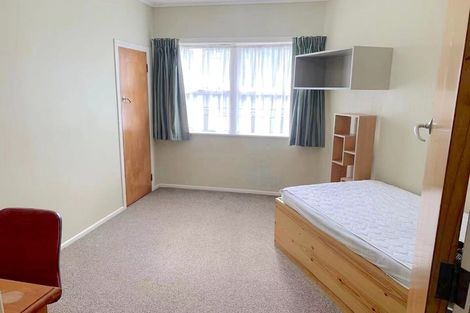 Photo of property in 29 Hutchinsons Road, Bucklands Beach, Auckland, 2014