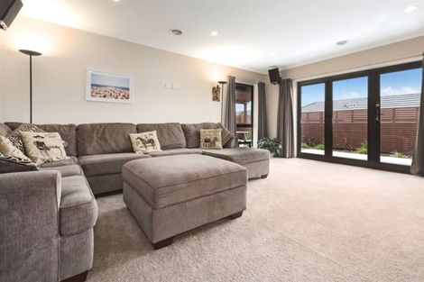 Photo of property in 59 Aotea Drive, Aotea, Porirua, 5024