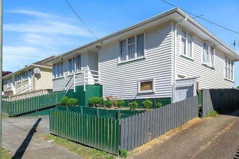 Photo of property in 12 Cornwall Crescent, Cannons Creek, Porirua, 5024